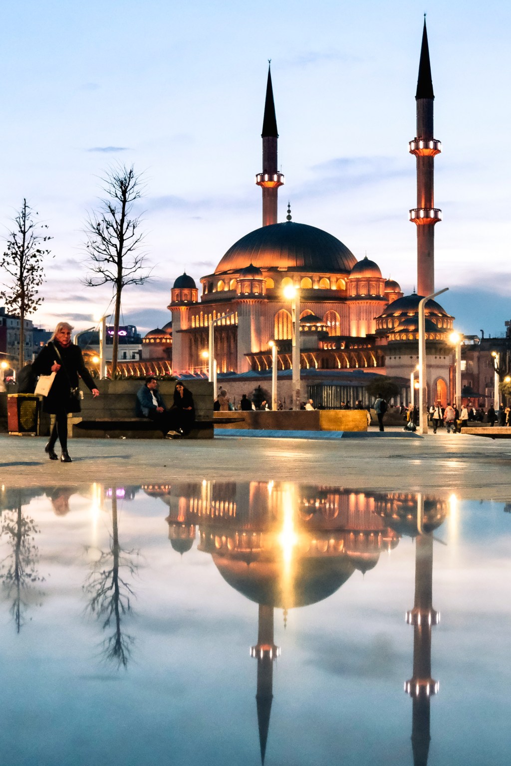 Between Worlds: Wandering&nbsp;Istanbul